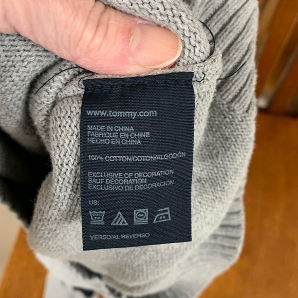 Tommy Hilfiger pullover sweater sm tear decorative elbow patch see pic 9 size2T - Picture 4 of 9